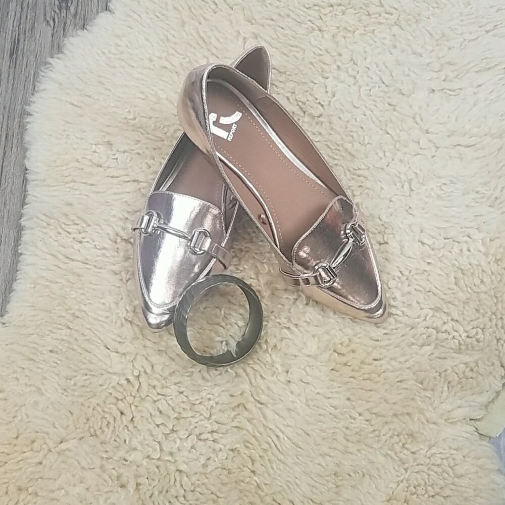 NWOT Report, rose gold‎ metallic loafers size 7.5